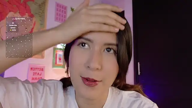 emicute  online show from February 28, 2:11 am