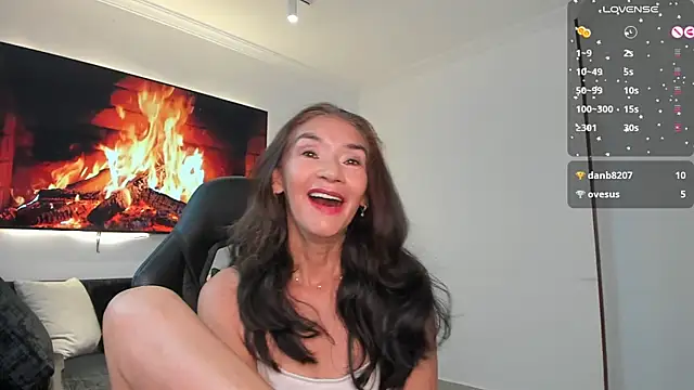 Emma Mendozaa online show from August 3, 11:38 am