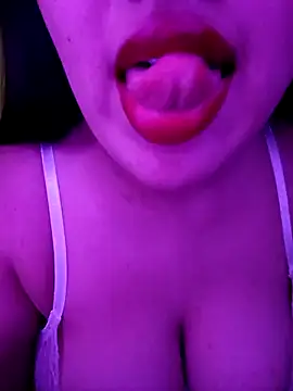 soylula884 online show from March 11, 11:40 pm