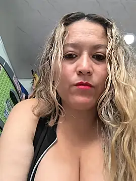  luisaeliza  online show from May 17, 3:33 pm