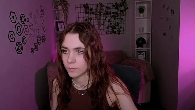laurenmurrr online show from May 7, 11:25 am