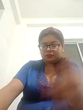 Elie Hallway online show from March 1, 11:04 pm