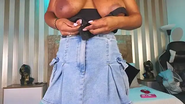 amara queen  online show from April 30, 5:40 pm