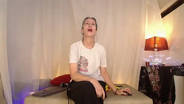 laurasofia45 online show from June 19, 11:35 am