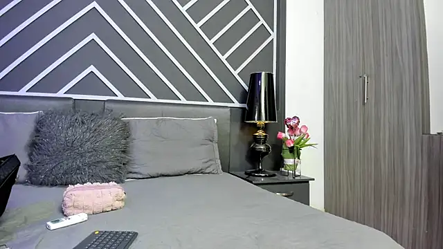 Jessica Boyer online show from June 18, 7:52 pm