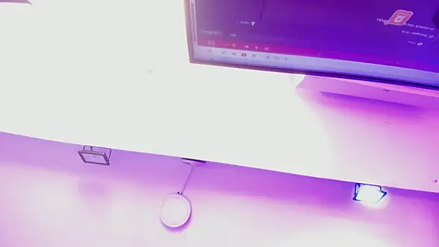 Jessica Boyer online show from February 4, 8:45 pm