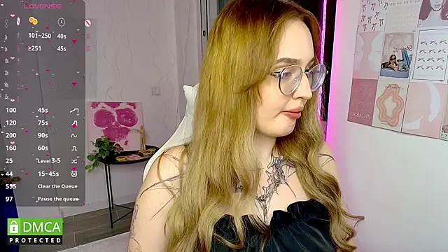 AdeLuna online show from June 10, 9:13 pm