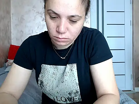 LorraGrey online show from April 29, 6:05 am