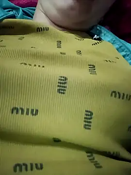 hot-luna- online show from May 1, 12:08 pm