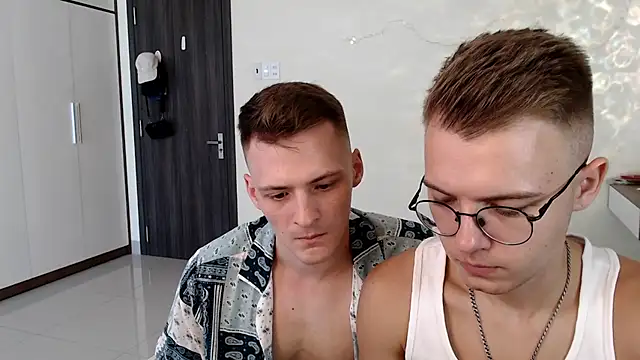 NikiKerryCum online show from July 18, 4:49 am