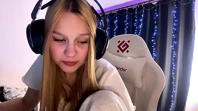 axin burnell online show from March 10, 5:17 pm