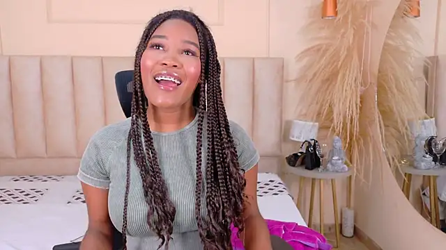 JosselynBrown online show from July 15, 11:37 am