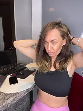 DivineAmely online show from February 15, 8:41 pm