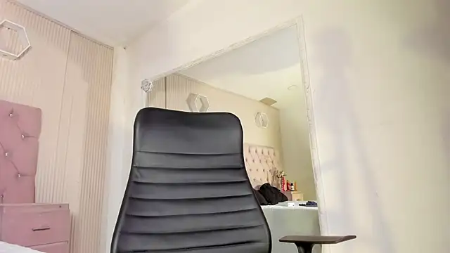 JazminRusso  online show from June 9, 6:57 am