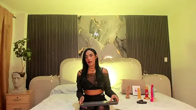 JazminRusso  online show from May 1, 6:16 am