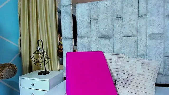 amy noa online show from June 13, 3:37 am
