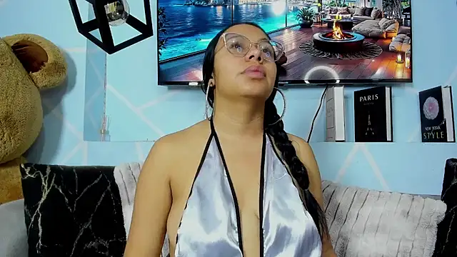 amy noa online show from April 30, 1:00 am