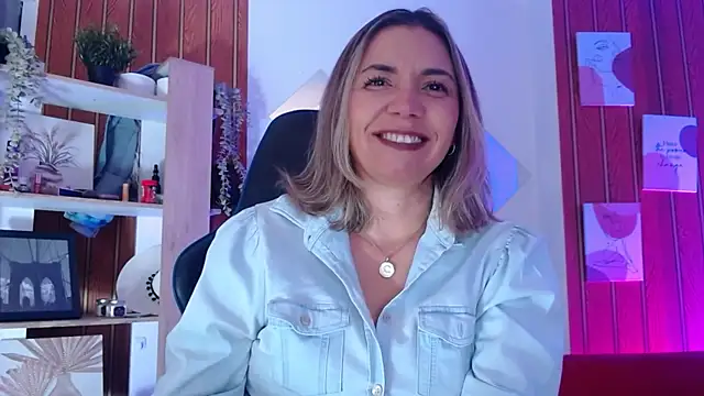 milfsecret69 online show from July 29, 10:59 am