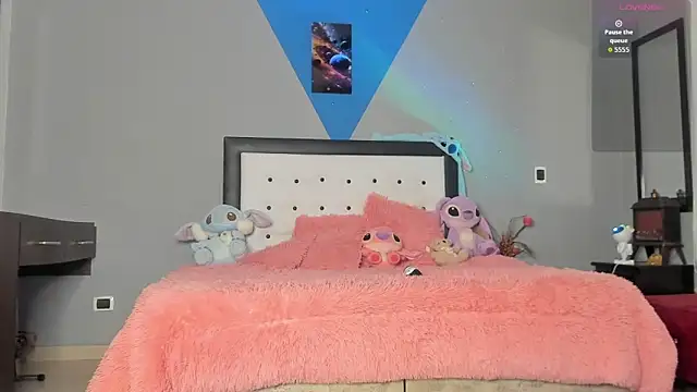 Katee mos online show from March 18, 10:15 pm