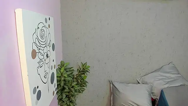 lil miia online show from May 4, 7:06 pm