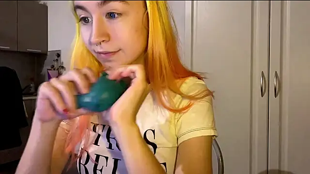 EmilyHein online show from March 15, 6:32 pm