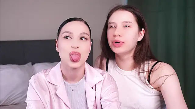 ZofiaSoshnik online show from February 14, 7:10 am