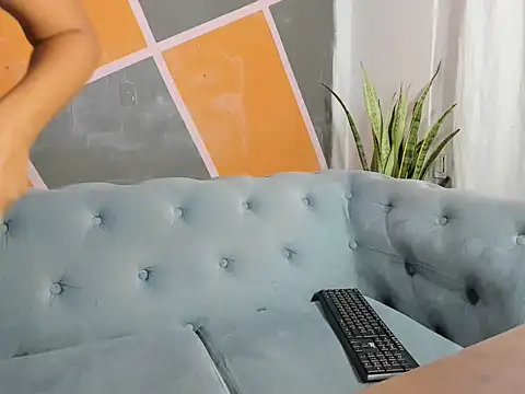 camila wood online show from February 28, 12:10 am