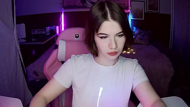 KrissCherri online show from February 16, 10:20 pm