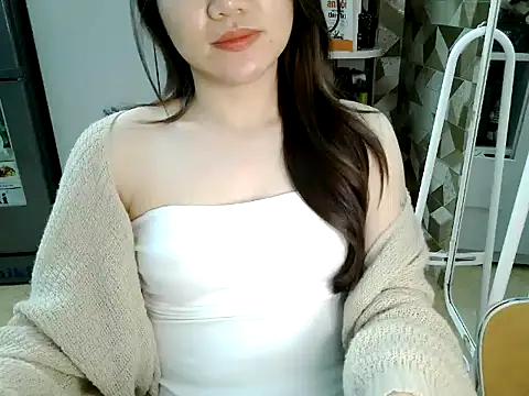 Amy8386 online show from February 8, 5:05 pm