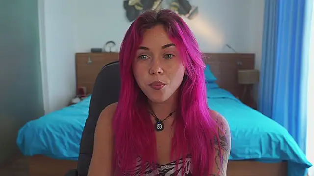 Sarah Pink online show from January 9, 12:59 am