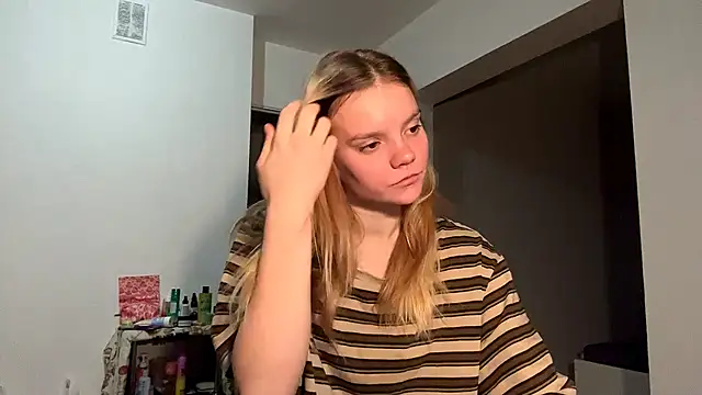 Tiffany Muse online show from March 19, 2:05 am