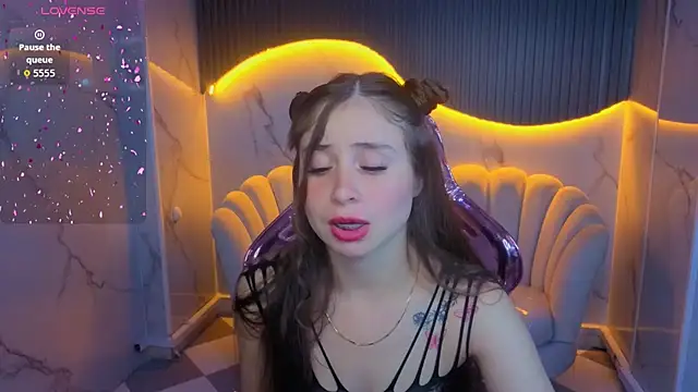Ariana18 b online show from July 1, 1:10 pm