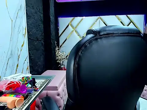  EmilySquirt online show from February 21, 1:23 pm