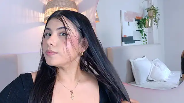 VioletBloomm online show from June 6, 7:42 pm