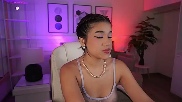 IvyGrabes online show from July 22, 12:06 pm