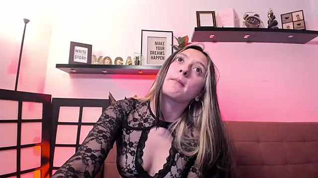 Giselle Laurens  online show from June 12, 3:03 am
