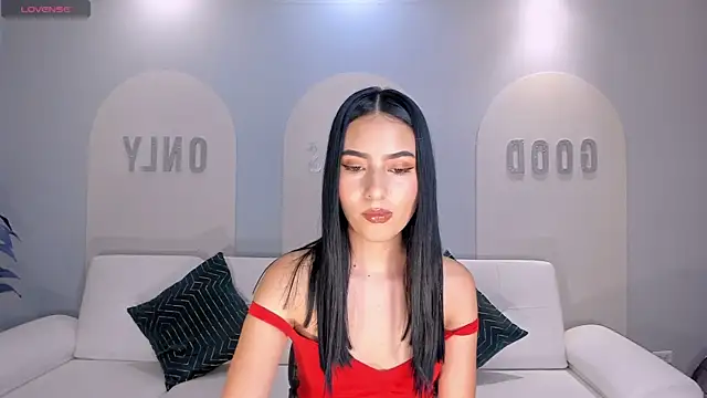 LucieMartin online show from April 27, 8:28 pm