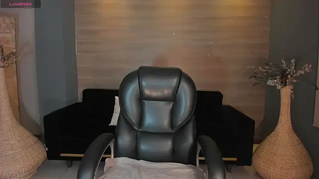 IsabellaMorettiX online show from March 5, 4:19 am