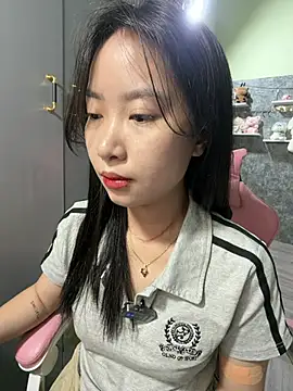 Linne6789 online show from May 6, 4:49 am