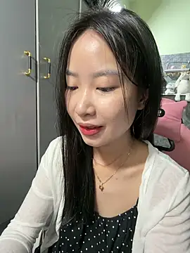 Linne6789 online show from May 15, 3:54 am