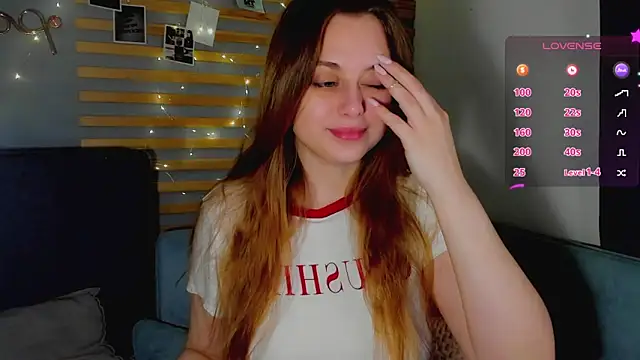 Alice Wanderr online show from March 16, 2:03 am