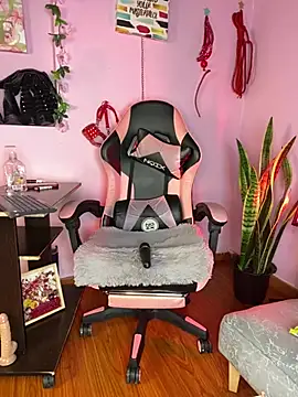 kenia thompsom01 online show from March 12, 12:46 am