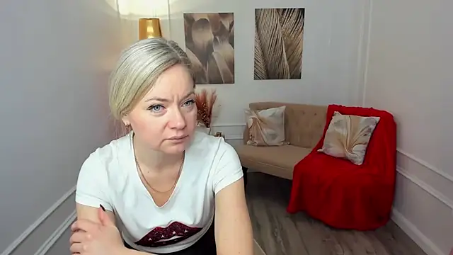 CharlotteKerti online show from February 10, 11:46 am