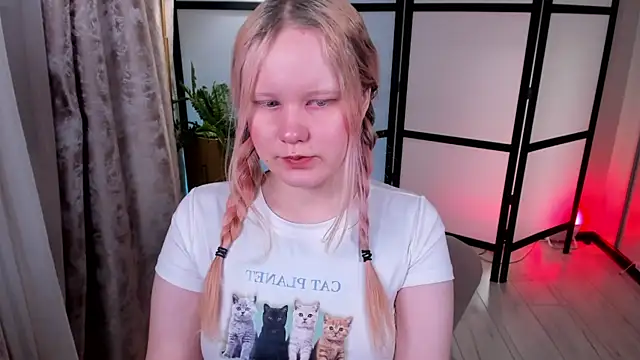 AnnieVibe online show from April 30, 5:51 pm