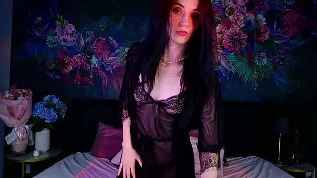 NicoleLuxe online show from July 23, 6:05 pm