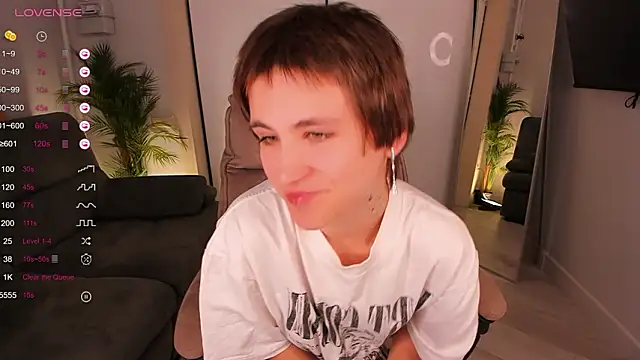 AutumnWhisper online show from February 4, 10:24 pm