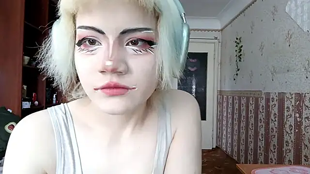 KathernSaulters online show from March 18, 7:02 am