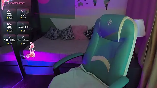 LaylaDiaries online show from March 11, 8:55 pm