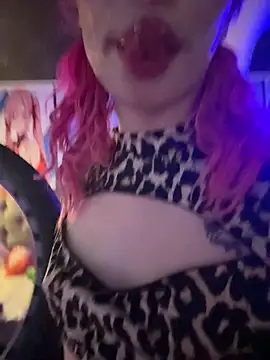 Maaddy LS online show from March 4, 7:31 pm