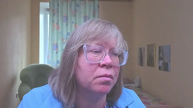 Emma Eclipsee online show from May 1, 10:40 am